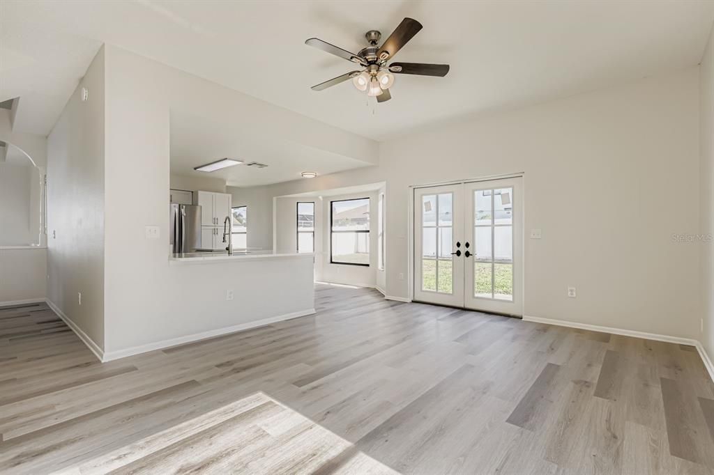 На продажу: $595,000 (4 спален, 2 ванн, 2282 Квадратных фут)