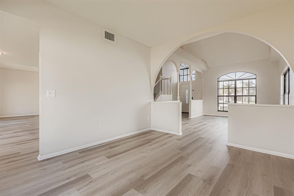 На продажу: $595,000 (4 спален, 2 ванн, 2282 Квадратных фут)