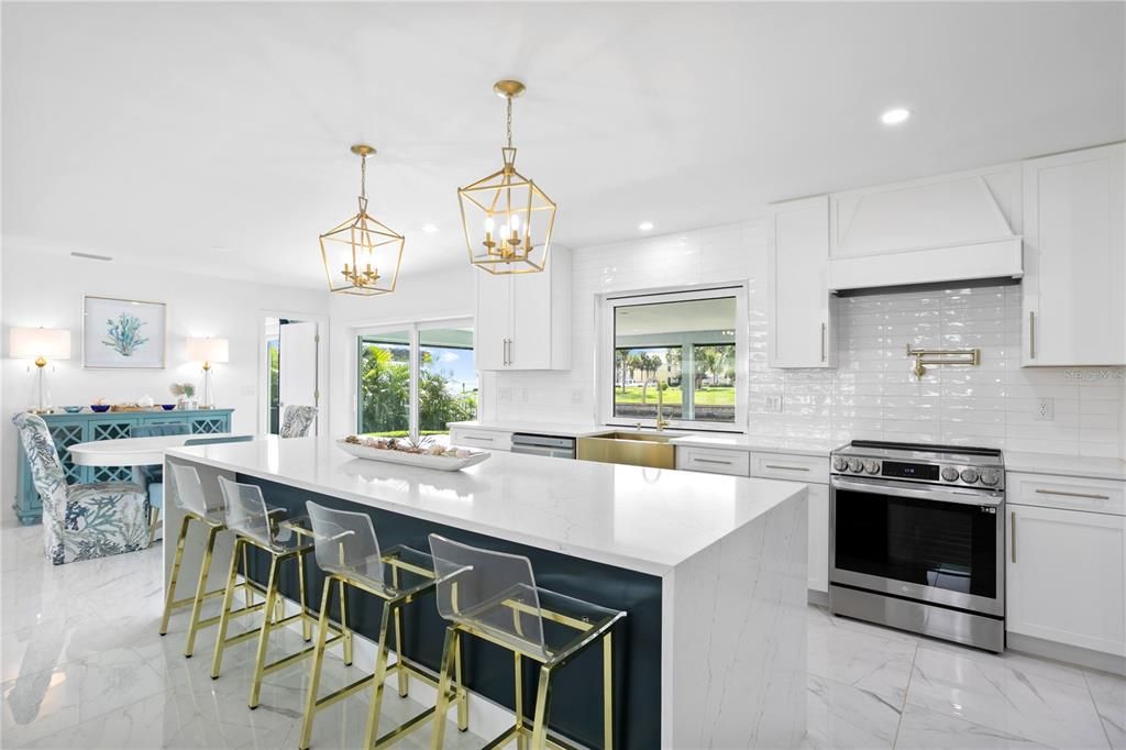 待售: $1,390,000 (4 贝兹, 2 浴室, 1703 平方英尺)