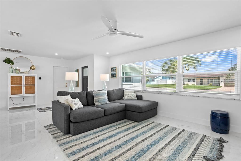 待售: $1,390,000 (4 贝兹, 2 浴室, 1703 平方英尺)