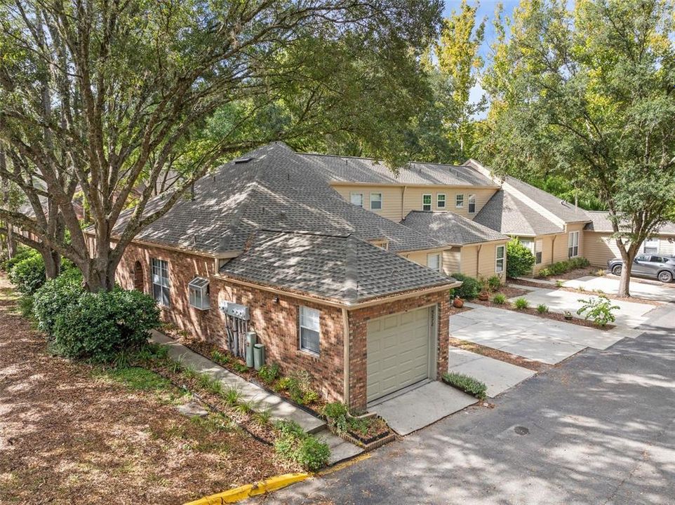 最近售出: $185,000 (2 贝兹, 2 浴室, 1088 平方英尺)