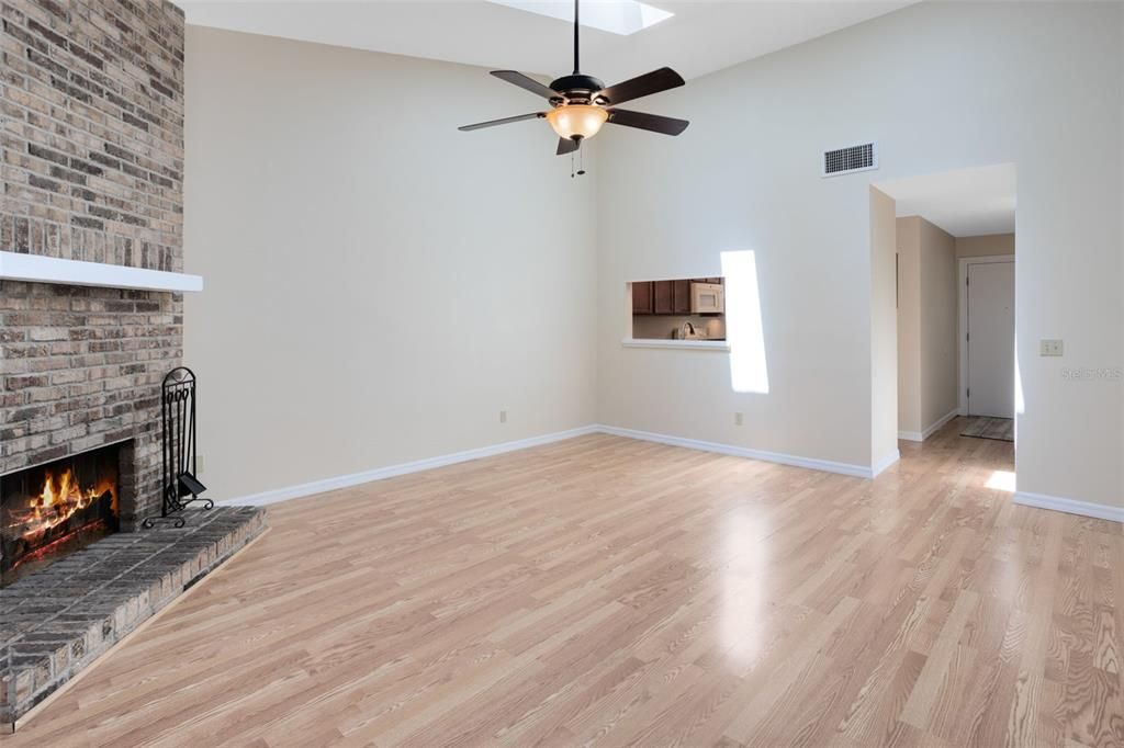 For Sale: $272,900 (3 beds, 2 baths, 1311 Square Feet)