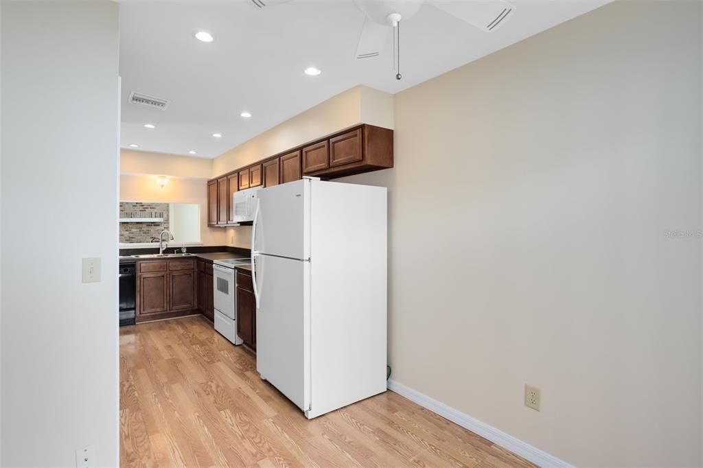 For Sale: $272,900 (3 beds, 2 baths, 1311 Square Feet)