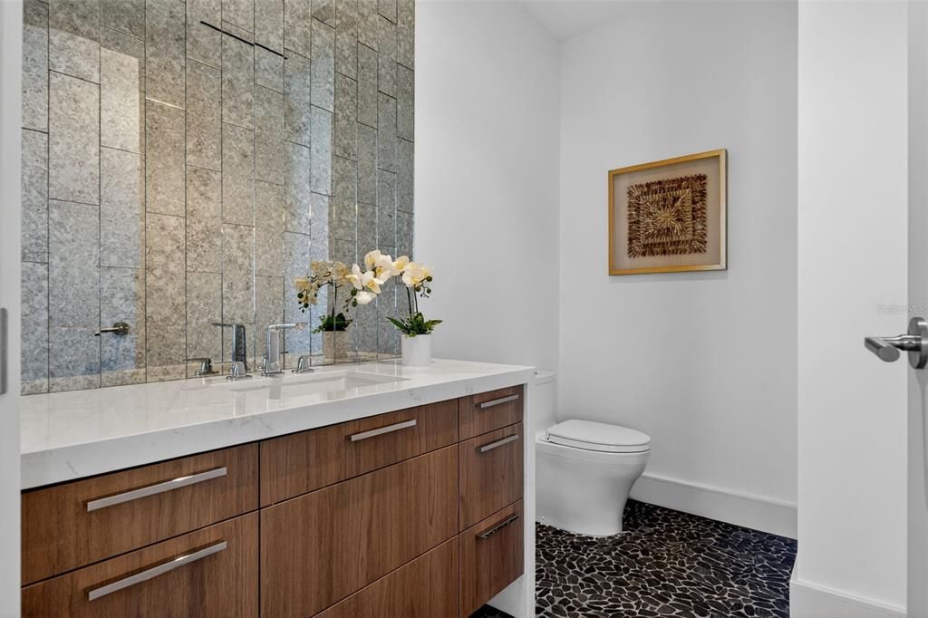 For Sale: $7,100,000 (2 beds, 2 baths, 3130 Square Feet)