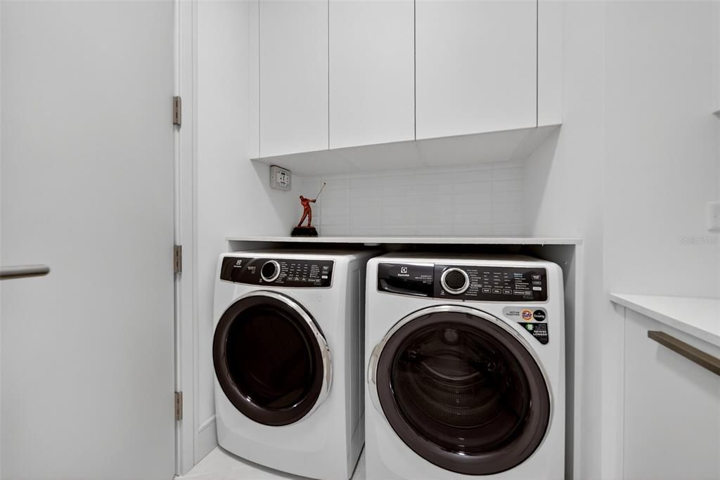 For Sale: $7,100,000 (2 beds, 2 baths, 3130 Square Feet)