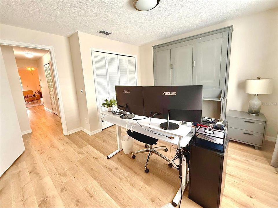 Activo con contrato: $1,950 (2 camas, 2 baños, 1080 Pies cuadrados)