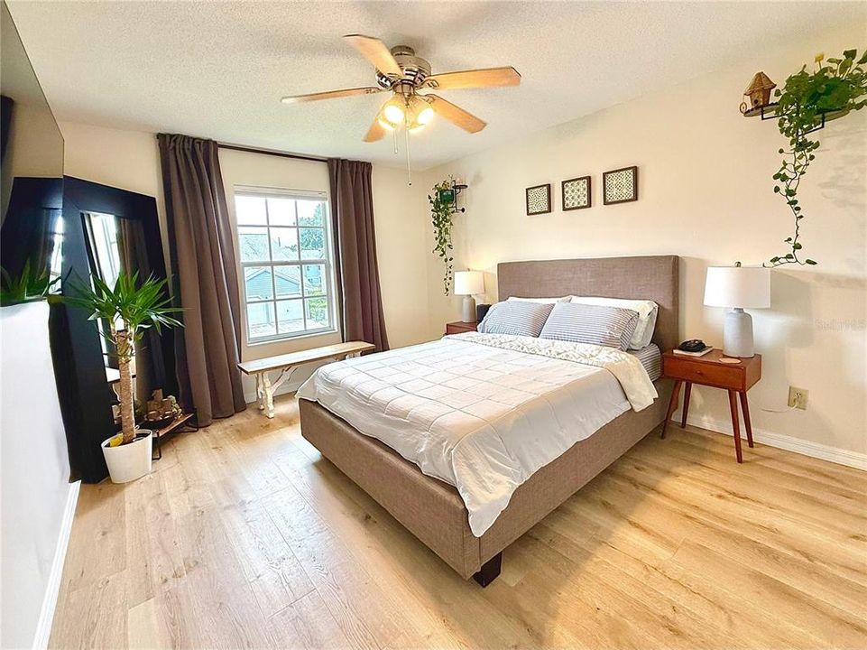 Activo con contrato: $1,950 (2 camas, 2 baños, 1080 Pies cuadrados)