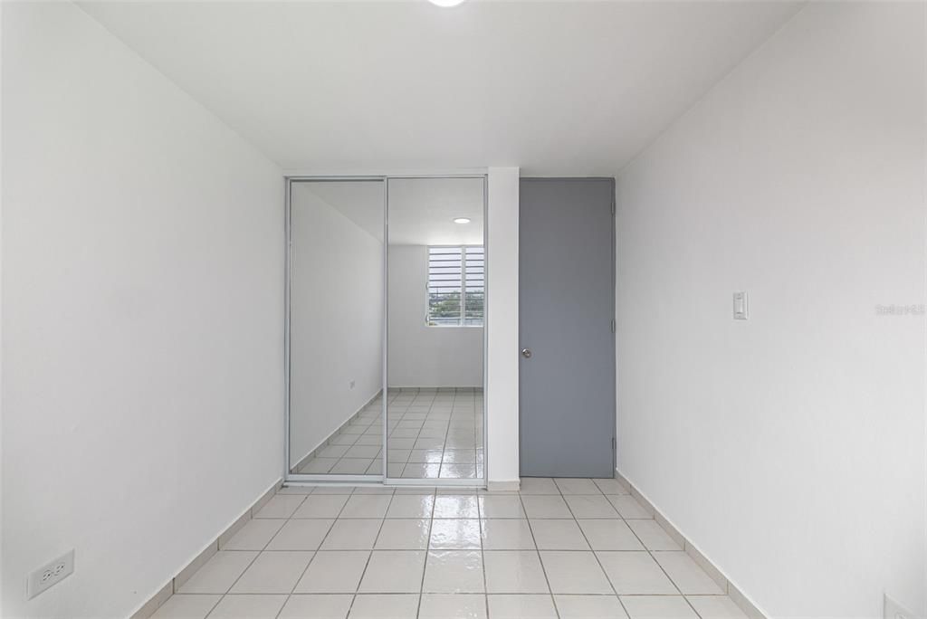 待售: $335,000 (4 贝兹, 1 浴室, 1349.37 平方英尺)