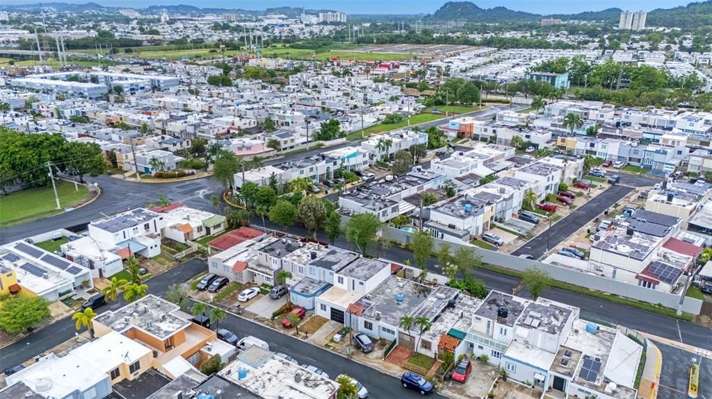 待售: $335,000 (4 贝兹, 1 浴室, 1349.37 平方英尺)