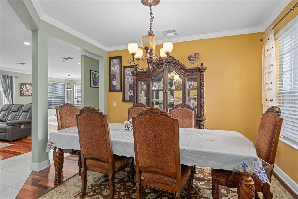 待售: $705,000 (5 贝兹, 3 浴室, 2962 平方英尺)