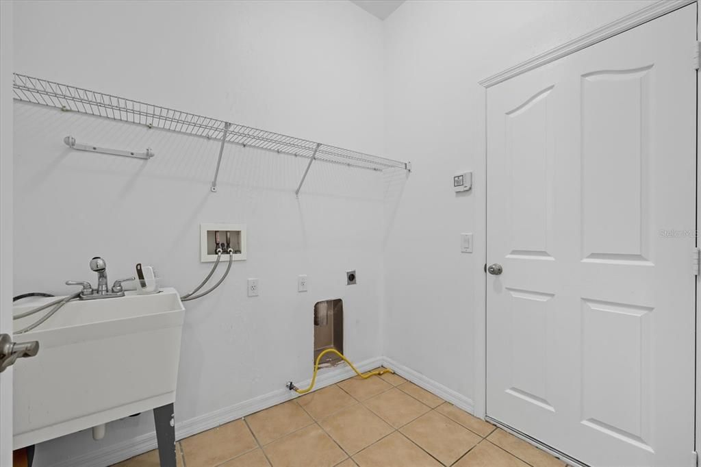 For Sale: $599,000 (4 beds, 4 baths, 3191 Square Feet)