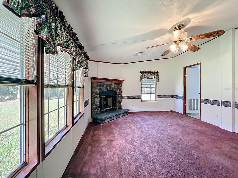 For Sale: $207,000 (3 beds, 2 baths, 1792 Square Feet)