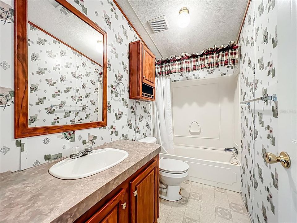 For Sale: $207,000 (3 beds, 2 baths, 1792 Square Feet)