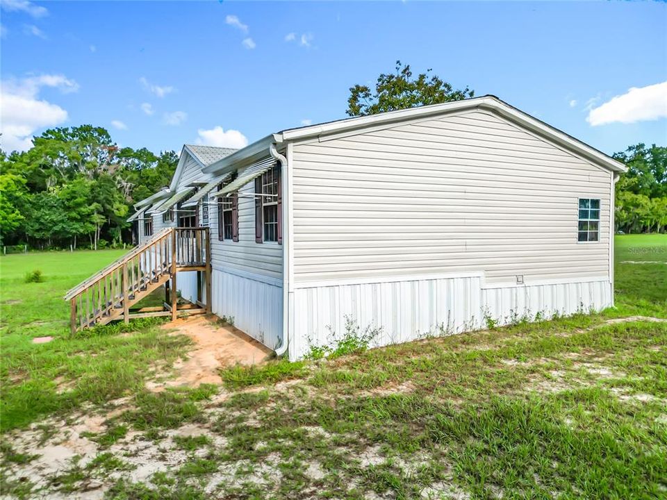 For Sale: $207,000 (3 beds, 2 baths, 1792 Square Feet)