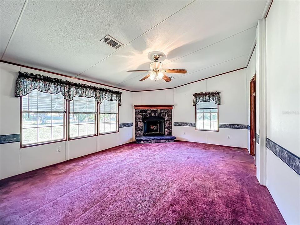 For Sale: $207,000 (3 beds, 2 baths, 1792 Square Feet)