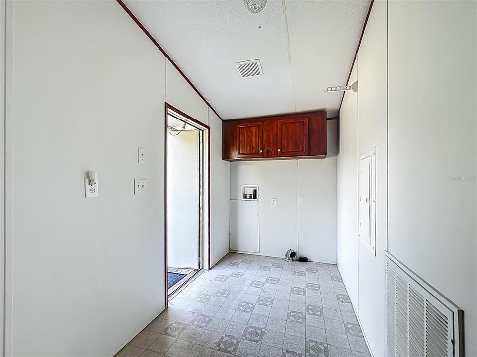 For Sale: $207,000 (3 beds, 2 baths, 1792 Square Feet)