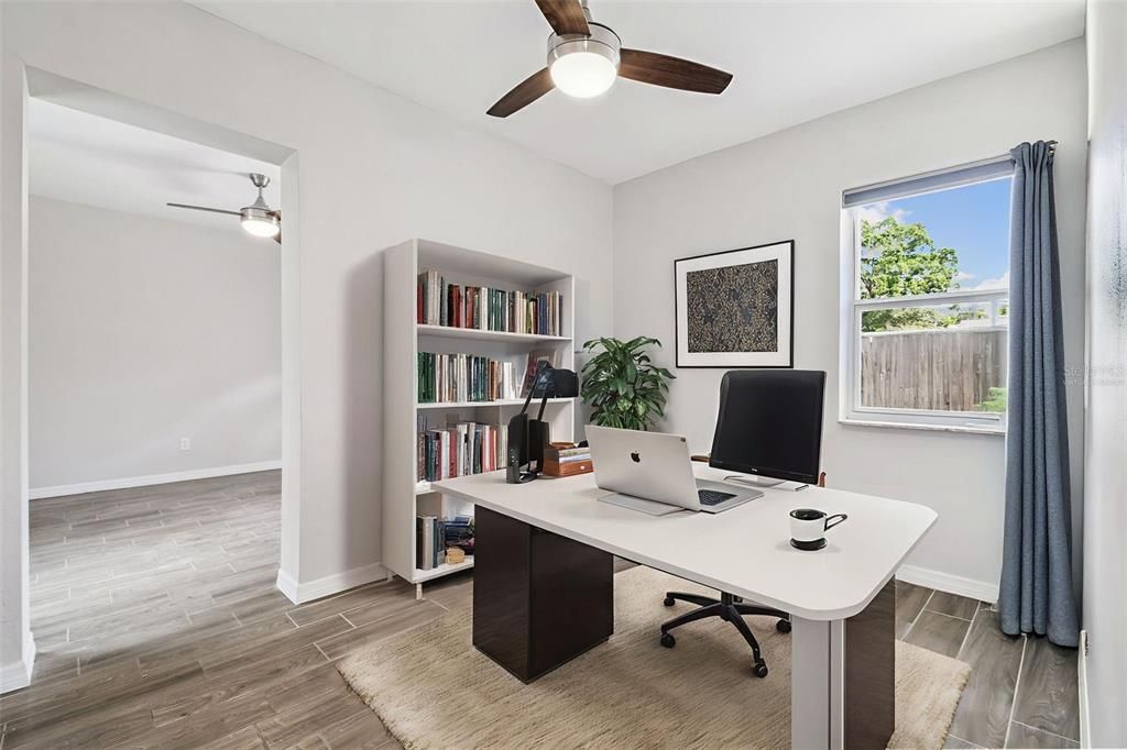 Active With Contract: $300,000 (2 beds, 1 baths, 1089 Square Feet)