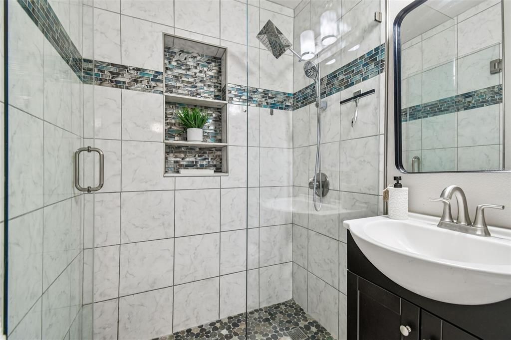 Active With Contract: $300,000 (2 beds, 1 baths, 1089 Square Feet)