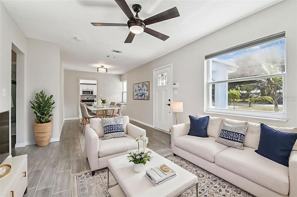 Active With Contract: $300,000 (2 beds, 1 baths, 1089 Square Feet)