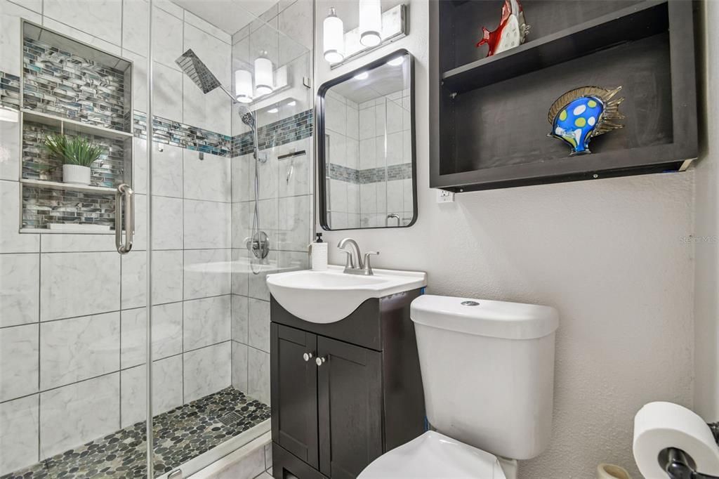 Active With Contract: $300,000 (2 beds, 1 baths, 1089 Square Feet)