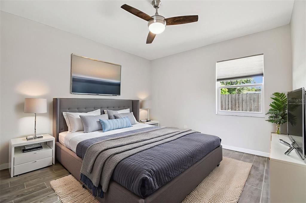 Active With Contract: $300,000 (2 beds, 1 baths, 1089 Square Feet)