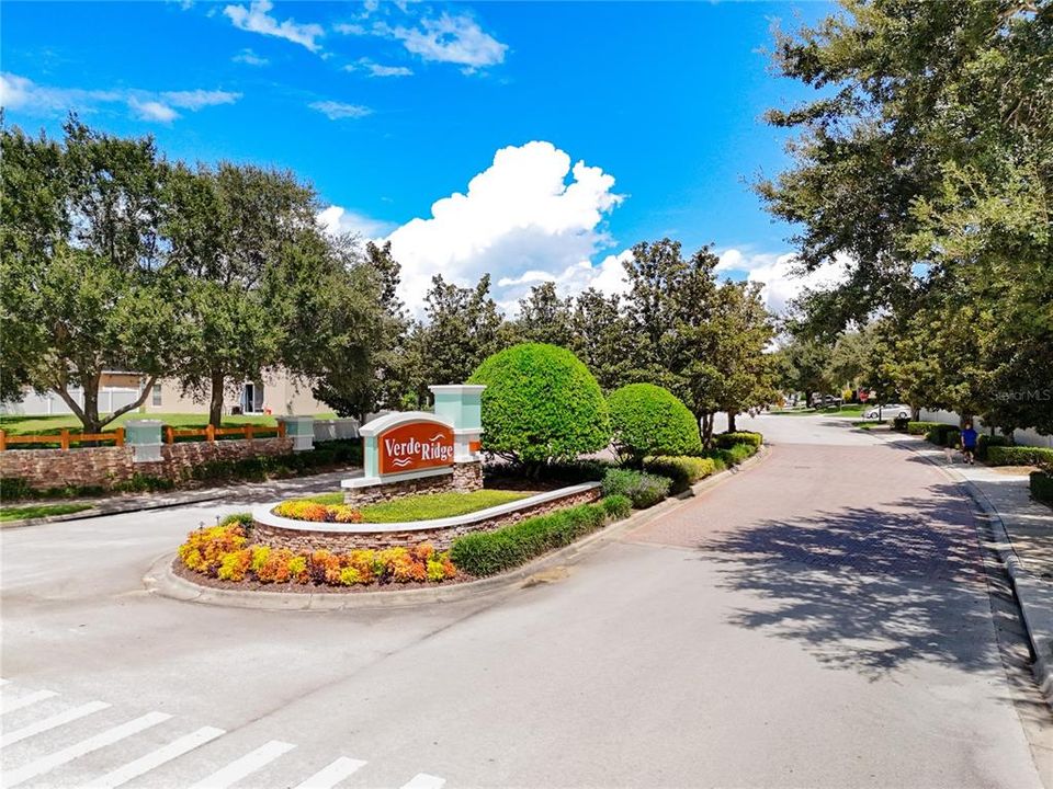 For Sale: $669,900 (5 beds, 3 baths, 2752 Square Feet)