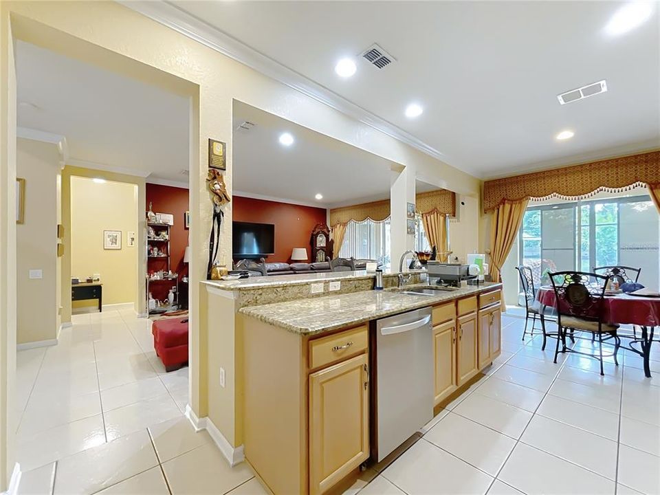 For Sale: $669,900 (5 beds, 3 baths, 2752 Square Feet)