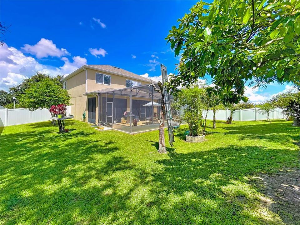 For Sale: $669,900 (5 beds, 3 baths, 2752 Square Feet)