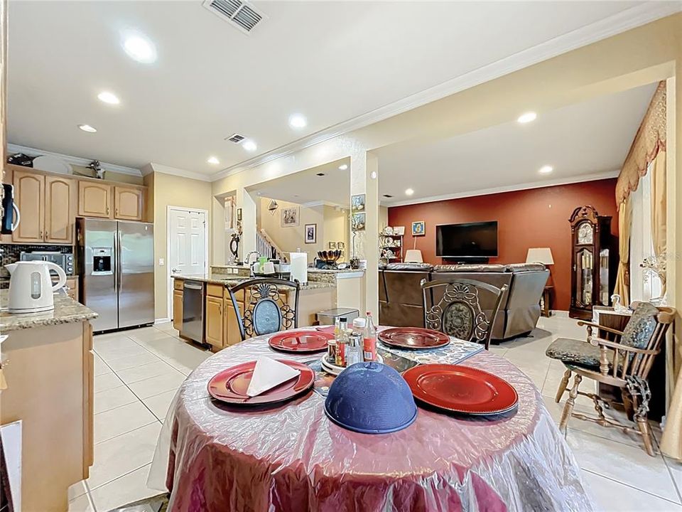 For Sale: $669,900 (5 beds, 3 baths, 2752 Square Feet)