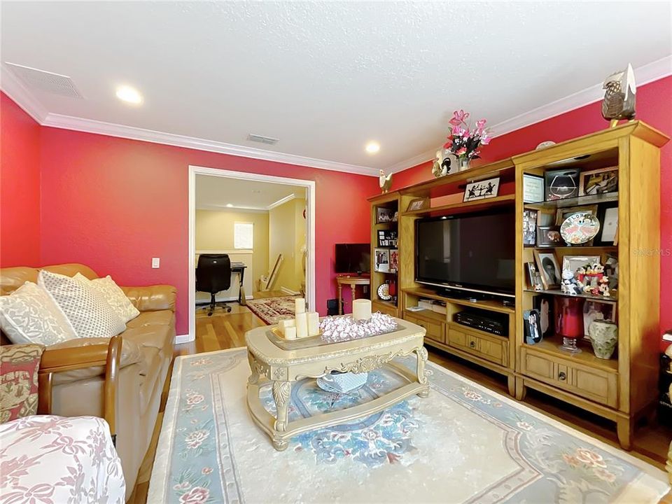 For Sale: $669,900 (5 beds, 3 baths, 2752 Square Feet)