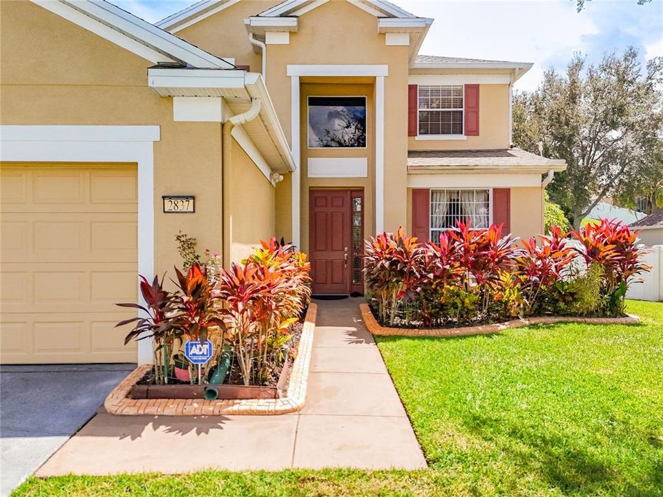 For Sale: $669,900 (5 beds, 3 baths, 2752 Square Feet)