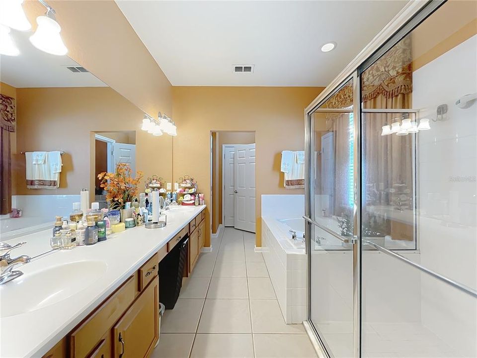 For Sale: $669,900 (5 beds, 3 baths, 2752 Square Feet)