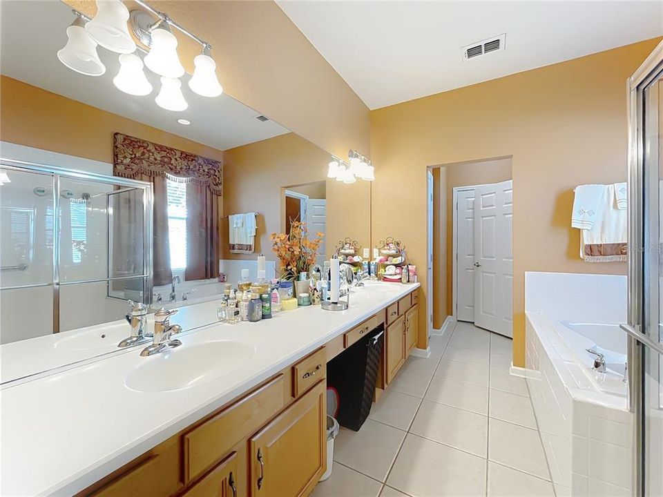 For Sale: $669,900 (5 beds, 3 baths, 2752 Square Feet)