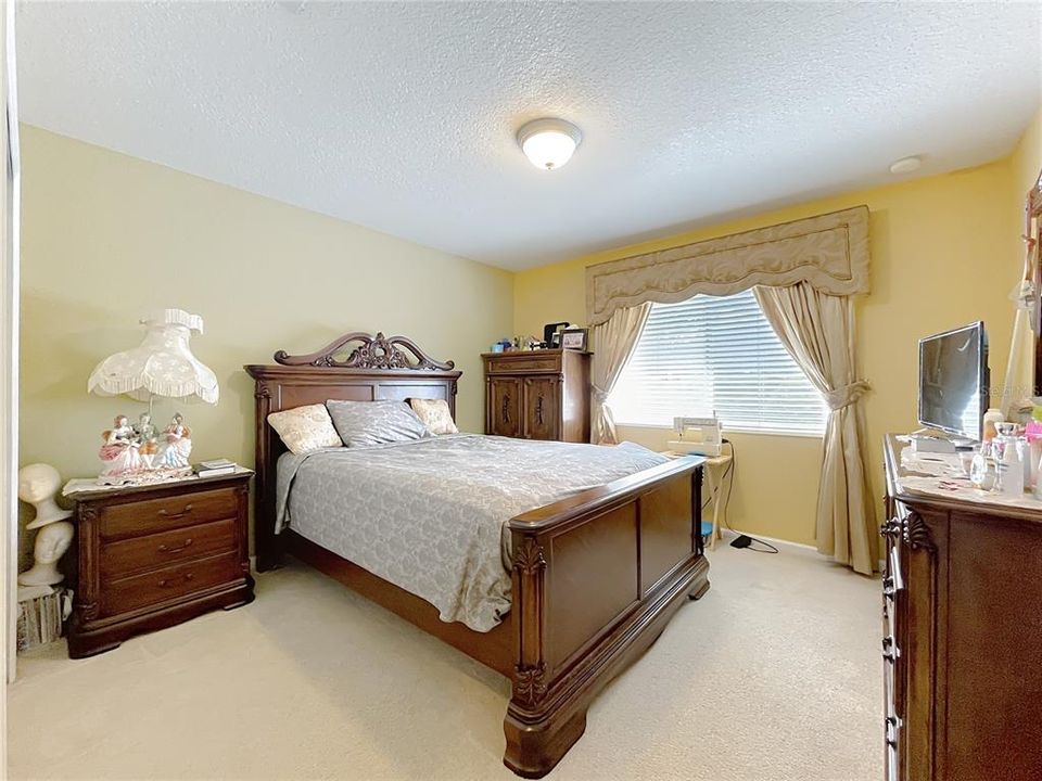 For Sale: $669,900 (5 beds, 3 baths, 2752 Square Feet)