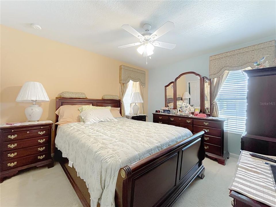 For Sale: $669,900 (5 beds, 3 baths, 2752 Square Feet)