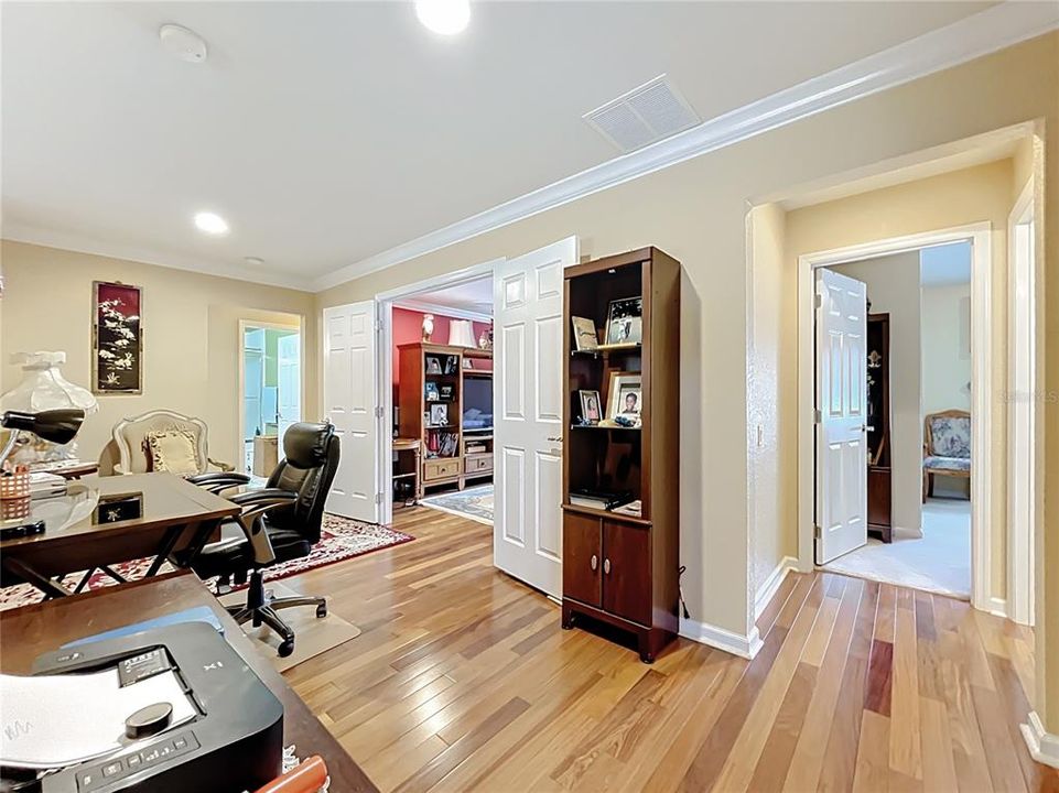 For Sale: $669,900 (5 beds, 3 baths, 2752 Square Feet)