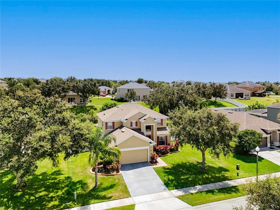 For Sale: $669,900 (5 beds, 3 baths, 2752 Square Feet)