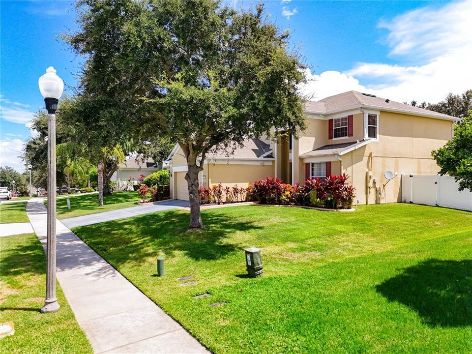 For Sale: $669,900 (5 beds, 3 baths, 2752 Square Feet)