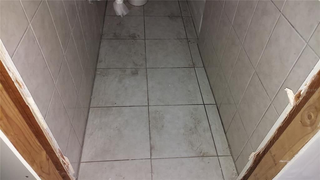 Active With Contract: $114,900 (3 beds, 2 baths, 1136 Square Feet)