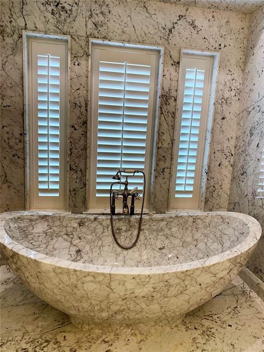 For Sale: $4,700,000 (6 beds, 6 baths, 6790 Square Feet)