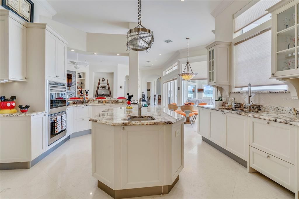 For Sale: $4,700,000 (6 beds, 6 baths, 6790 Square Feet)