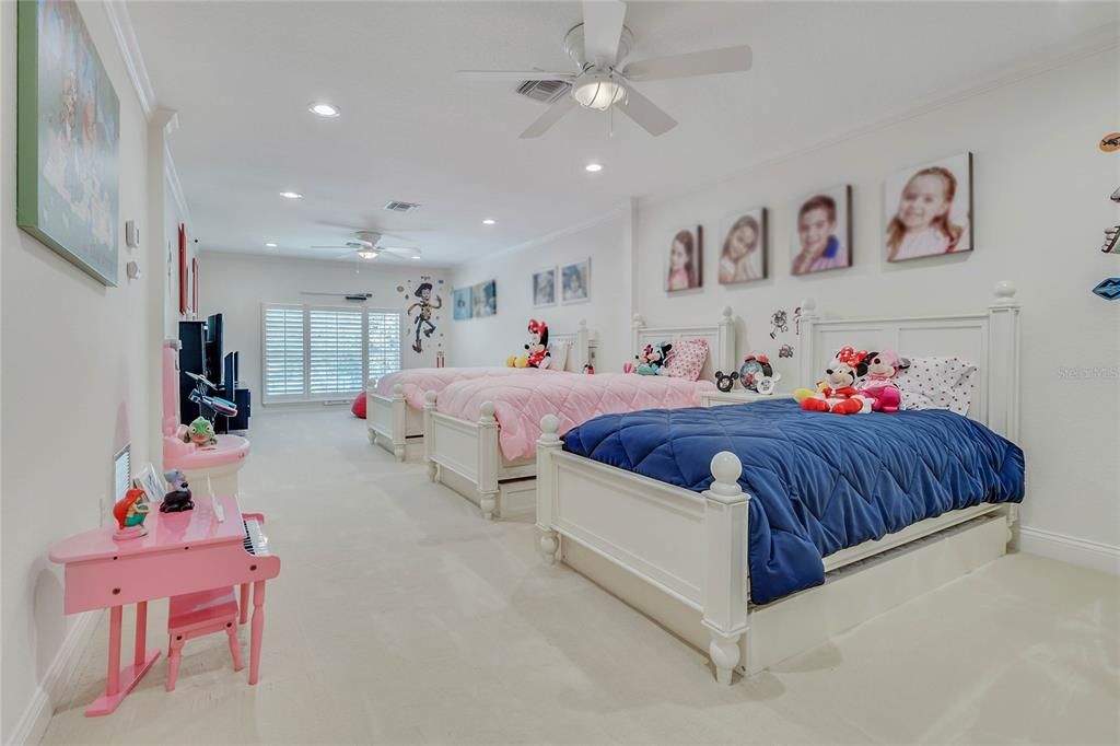 For Sale: $4,700,000 (6 beds, 6 baths, 6790 Square Feet)