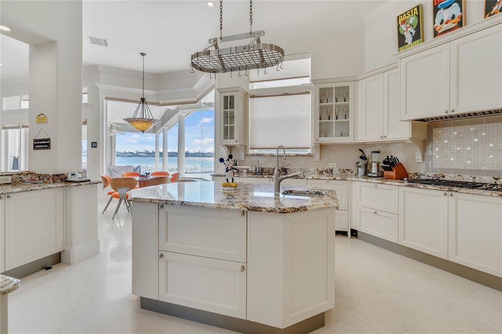 For Sale: $4,700,000 (6 beds, 6 baths, 6790 Square Feet)