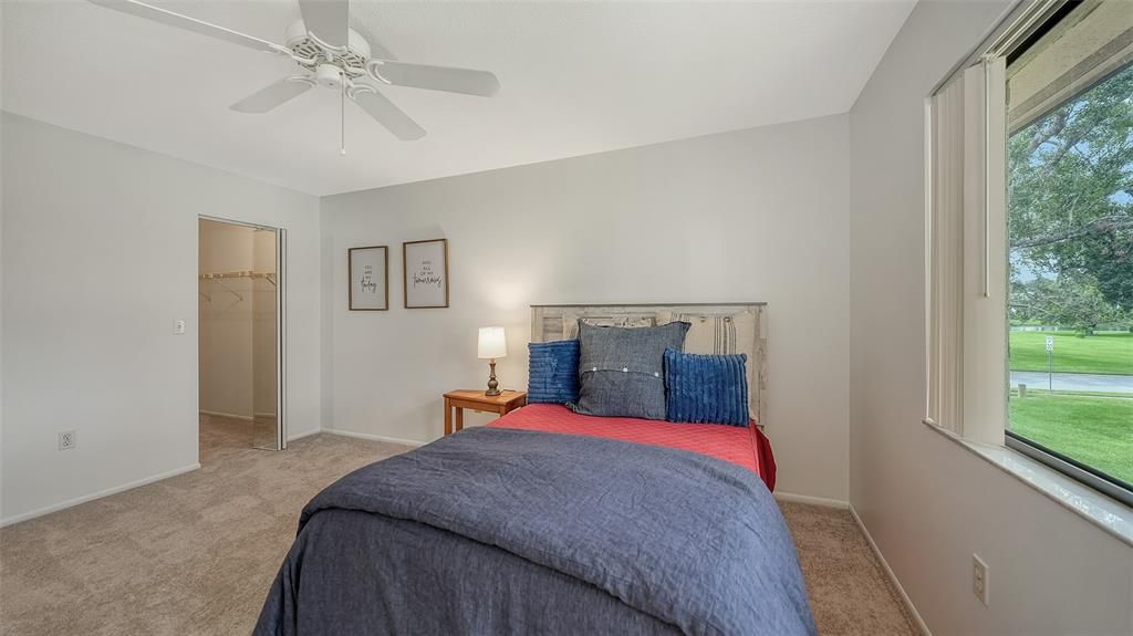 合同活跃: $199,000 (2 贝兹, 2 浴室, 1208 平方英尺)