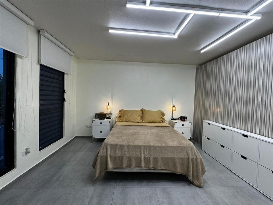 Под контрактом: $895,000 (3 спален, 3 ванн, 2265 Квадратных фут)