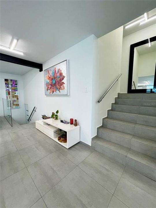 Под контрактом: $895,000 (3 спален, 3 ванн, 2265 Квадратных фут)