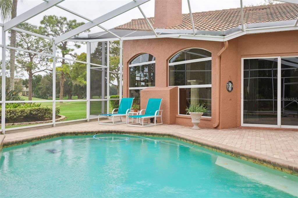 Под контрактом: $1,135,000 (4 спален, 3 ванн, 3502 Квадратных фут)