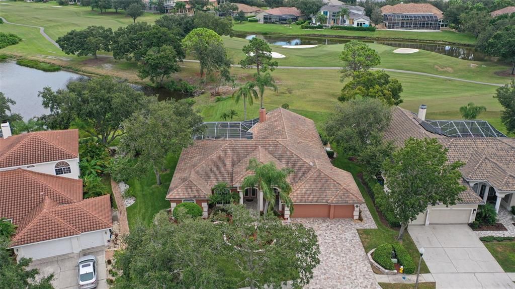 Под контрактом: $1,135,000 (4 спален, 3 ванн, 3502 Квадратных фут)