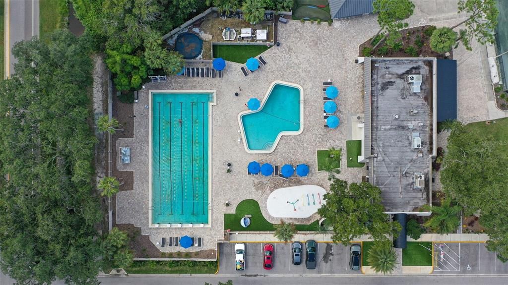 Под контрактом: $1,135,000 (4 спален, 3 ванн, 3502 Квадратных фут)