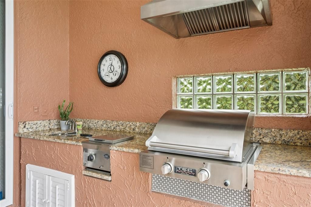 Под контрактом: $1,135,000 (4 спален, 3 ванн, 3502 Квадратных фут)